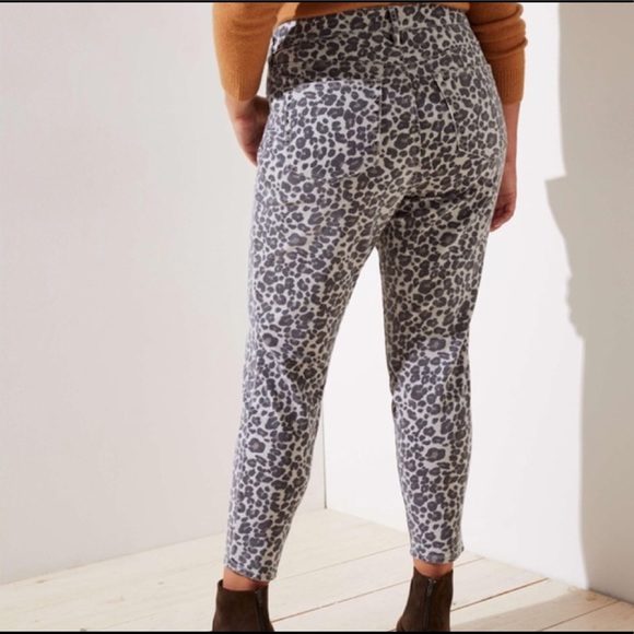 Loft Plus modern skinny leopard print jean… - Picture 2 of 3